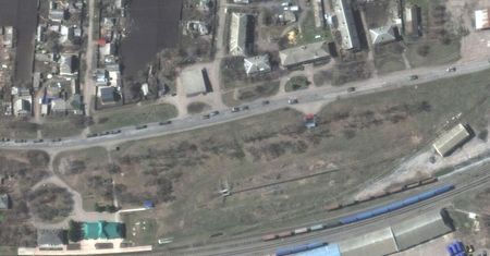 CNN: 12-kilometrowy konwój wojskowy na wschód Charkowa.