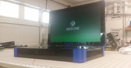 To nie laptop, to Xbox One - i każdy może takiego mieć