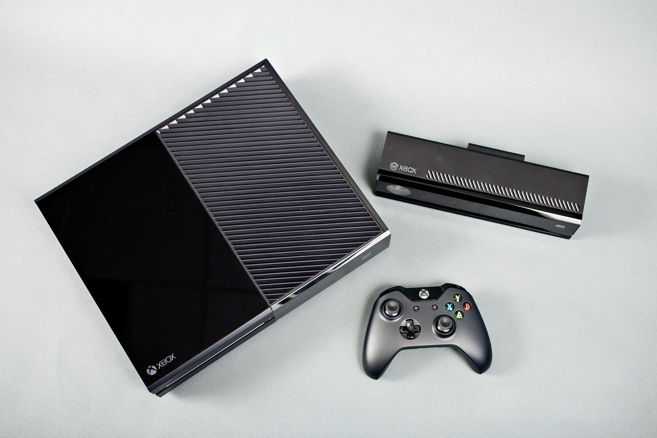 Microsoft znów zmienia zdanie - Xbox One jednak zadziała bez Kinecta
