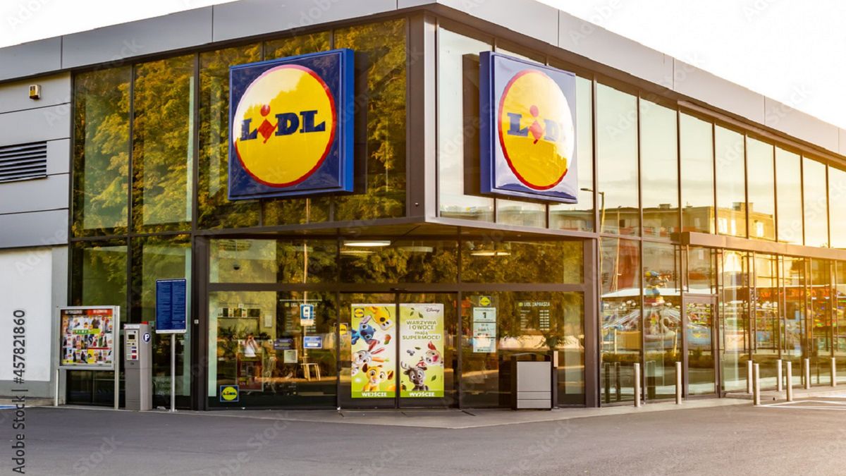 Lidl sprzedaje cukier w foliowych torebkach. Fot. Adobestock