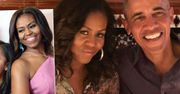 Michelle Obama uczciła 60. urodziny męża niepublikowanym wcześniej zdjęciem. Malia Ann i Natasha kradną kadr. Jak one wyrosły!