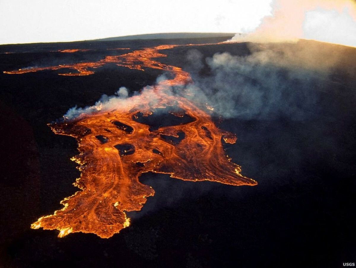 USA: Erupcja największego na świecie aktywnego wulkan na Hawajach po raz pierwszy od 40 lat