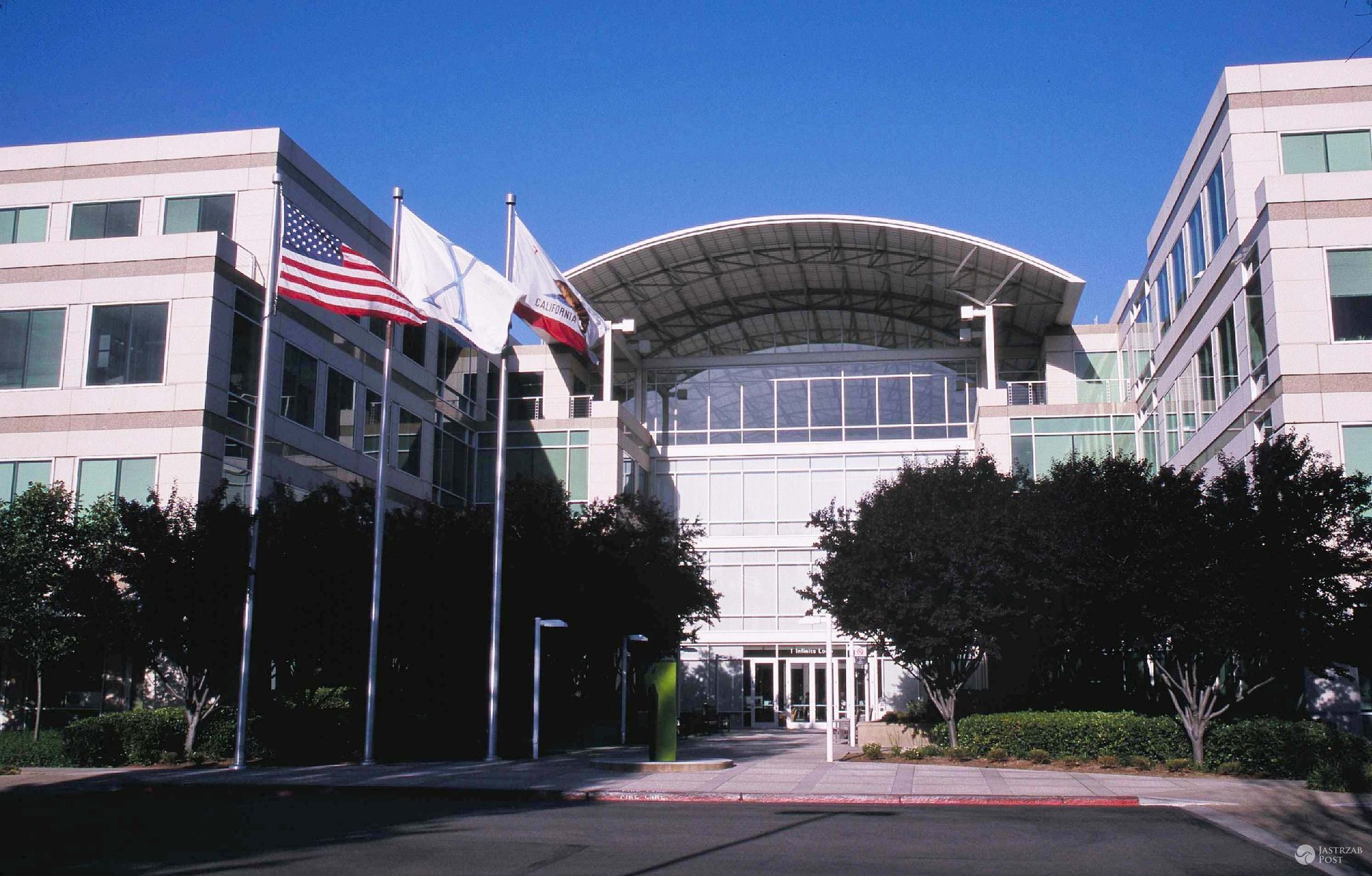 Budynek "The 1 Infinite Loop" w siedzibie kampusu firmy Apple