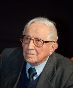 Życie i twórczość Tadeusza Różewicza, jednego z najwybitniejszych polskich pisarzy