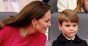 Jubileusz królowej. Książę Louis na językach całego świata! Przyćmił nawet stylową Kate i Charlotte w ślicznej stylizacji