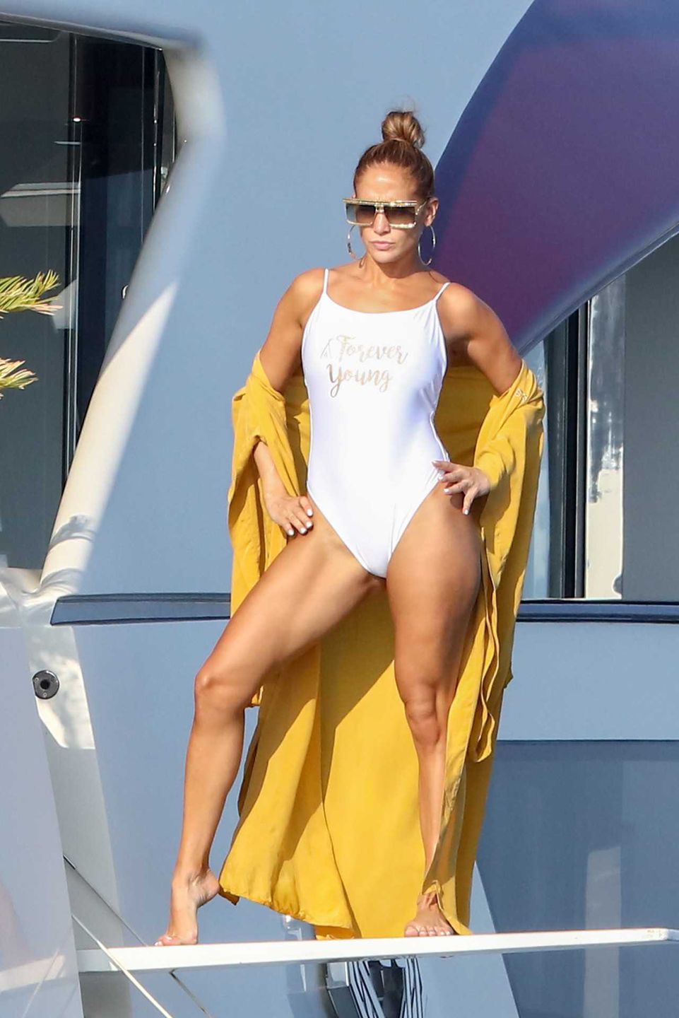 Jennifer Lopez pozuje na jachcie w Saint Tropez