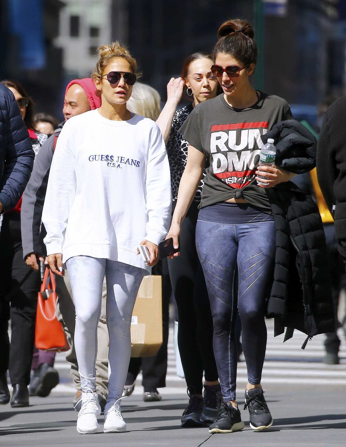 Jennifer Lopez z młodszą siostrą idzie na siłownię