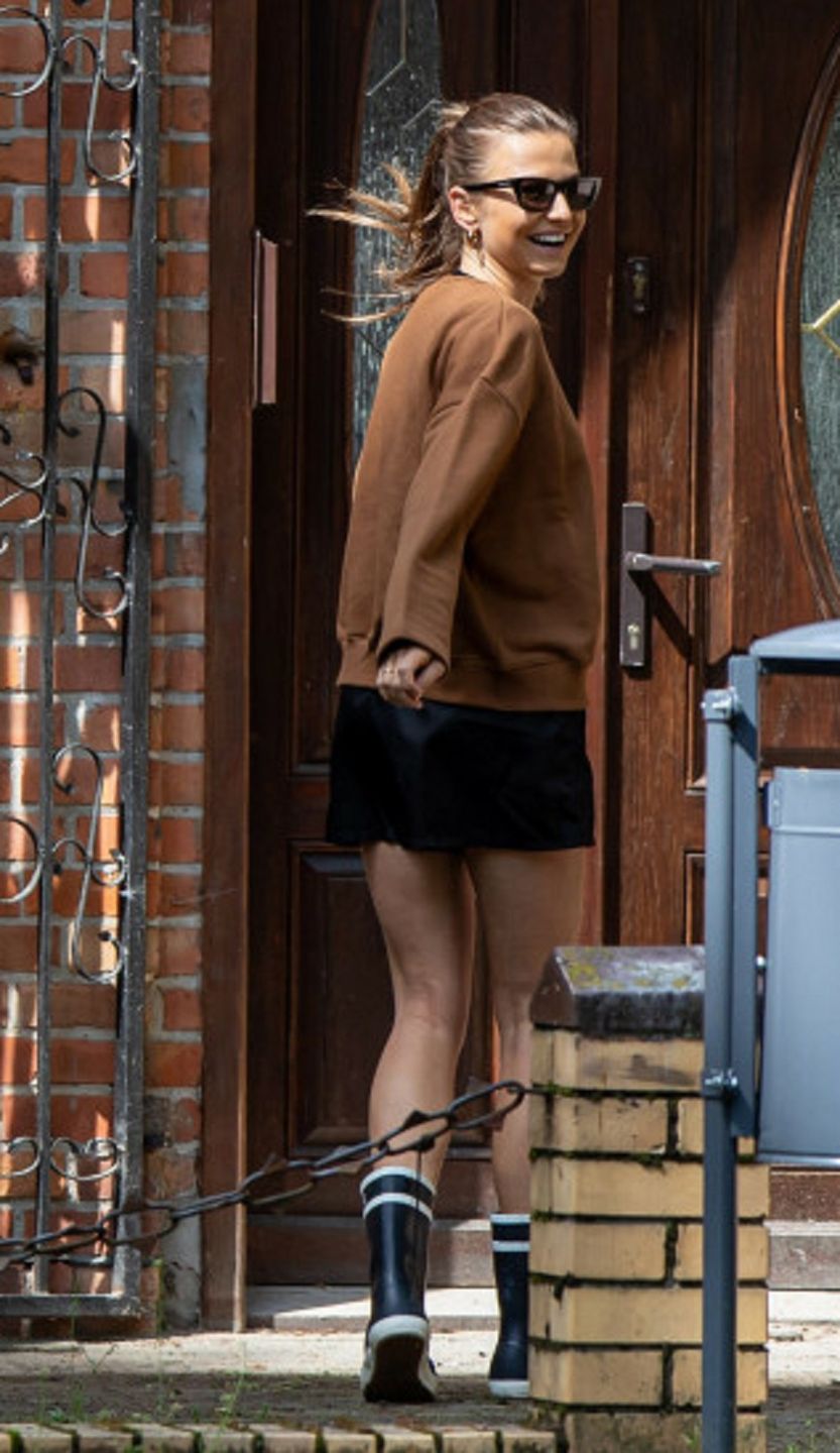 Anna Lewandowska na strzelnicy w Opalenicy