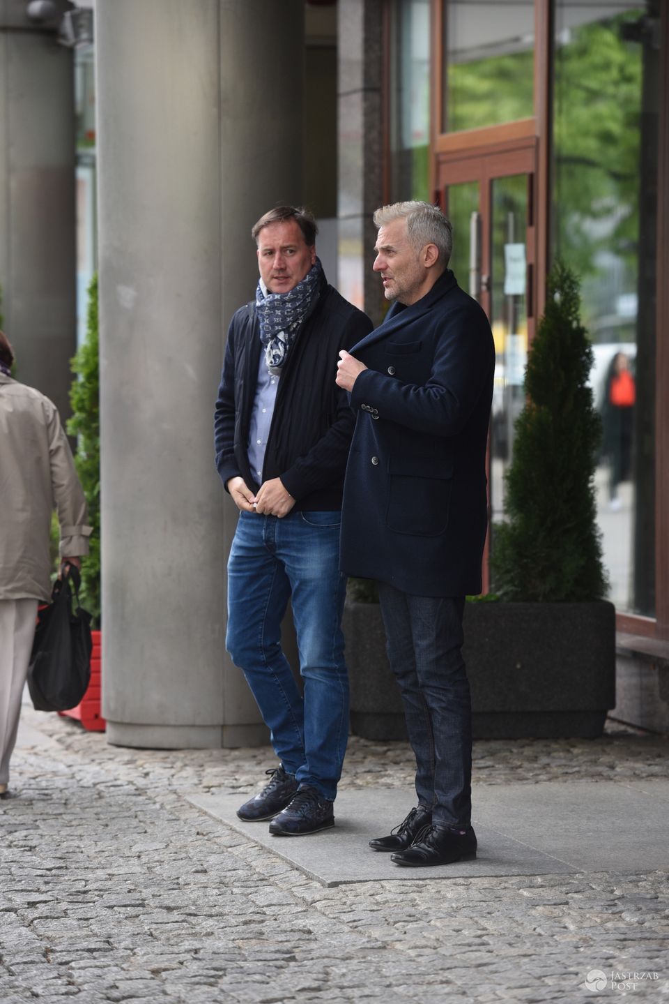Hubert Urbański pod studiem "Dzień Dobry TVN"