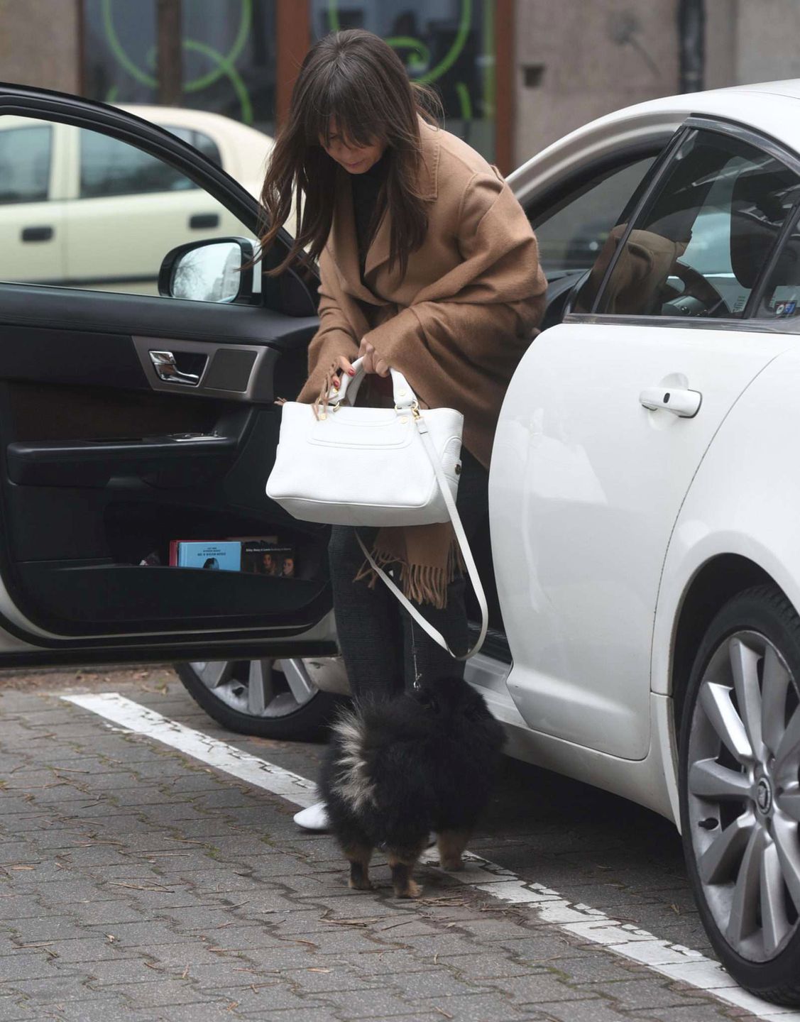 Kinga Rusin wsiada do luksusowego auta