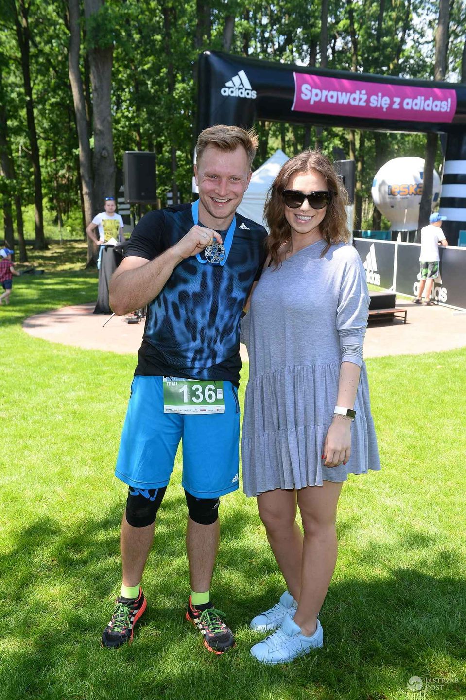 Ciężarna Agnieszka Wesołowska i Jakub Wesołowski na Maratonie Wiązowna w Hotelu Brant