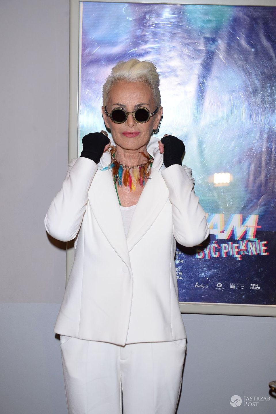 Stylizacja Kory na premierze filmu Ma nam być pięknie