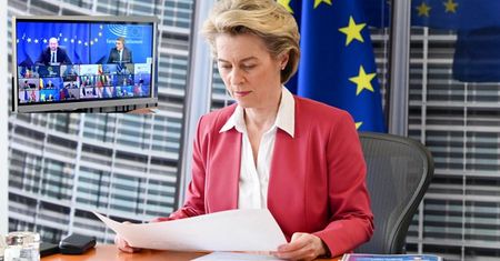 U. von der Leyen: Do końca wakacji zaszczepimy 70 proc. populacji Unii Europejskiej