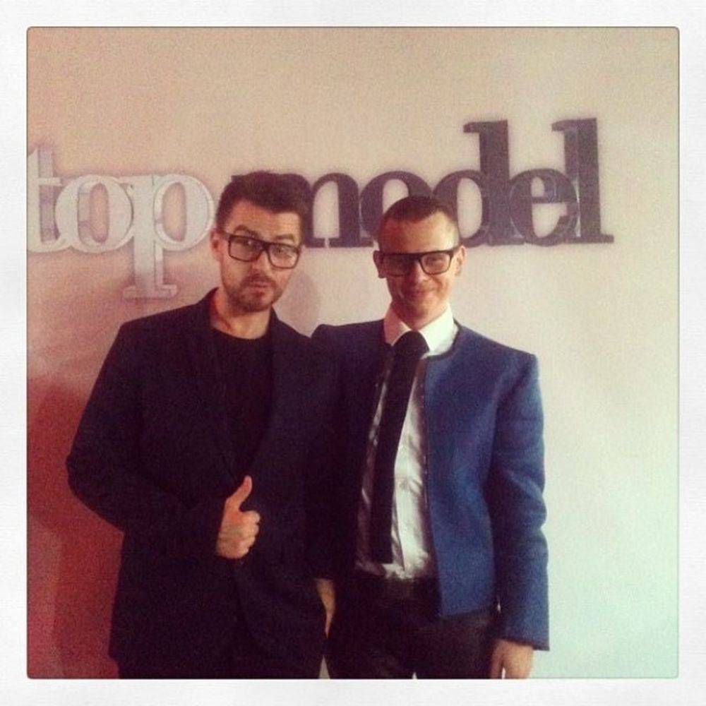 Kuba Bartnik i Maciej Sieradzky na planie Top Model zdjęcie: Instagram