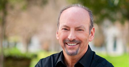 "Dadzą sobie buzi na zgodę i będzie cacy" - Peter Moore o konflikcie Kojimy i Konami