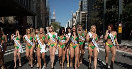 Uczestniczki konkursu na Miss Bumbum opanowały ulice Sao Paulo