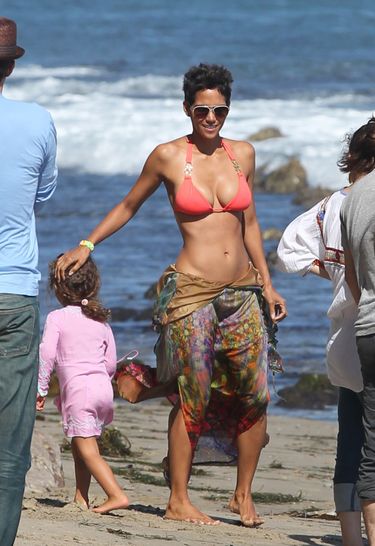 Halle Berry w bikini