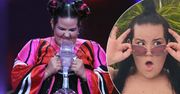 Netta z Eurowizji pluska się w basenie. Gwiazda plus size pokazała swoje apetyczne kształty w bikini