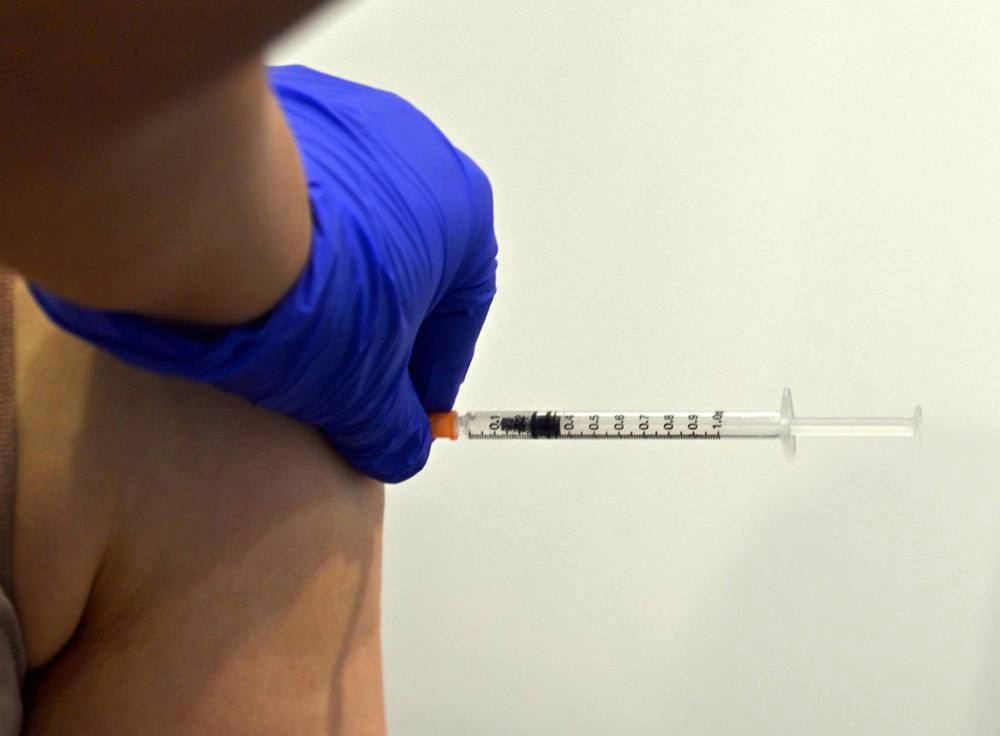 W pełni zaszczepionych jest ponad 14 mln osób.