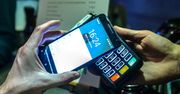 Nowe przepisy wprowadzą możliwość zapłaty smartfonem za przejazd ciężarówką po drogach krajowych
