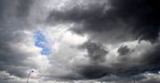 Poniedziałek bardzo ciepły. Możliwe przelotne opady i burze