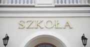 321 placówek oświatowych pracuje w trybie mieszanym, a 106 w trybie zdalnym