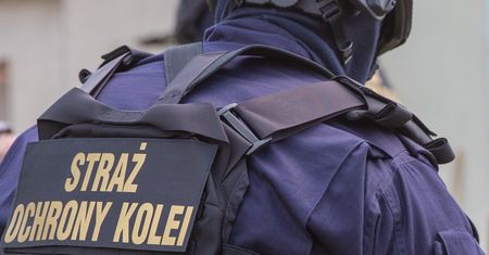 Zatrzymanie podejrzanych na stacji kolejowej w Bielsku Białej