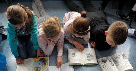 Rusza wypłata wyprawki szkolnej z programu “Dobry start”, złożono już ponad 1,3 mln wniosków