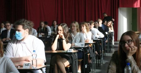 Na maturze egzaminy z języka polskiego i języka francuskiego na poziomie rozszerzonym