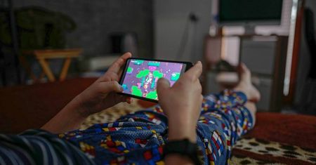 Naukowiec zbadał używanie smartfonów wśród młodzieży. Wynik poraża