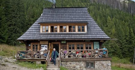 Tatry: pożar schroniska na Hali Kondratowej ugaszony