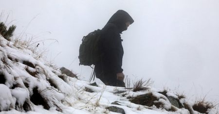 W Tatrach zimowe warunki; na Kasprowym Wierchu 17 cm śniegu