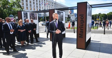 W Warszawie otwarto wystawę “Warszawa-Mariupol – miasta ruin, miasta walki, miasta nadziei”