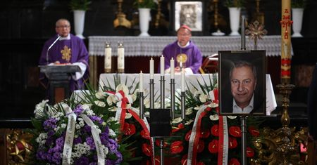 Rozpoczęły się uroczystości pogrzebowe aktora Jerzego Stuhra
