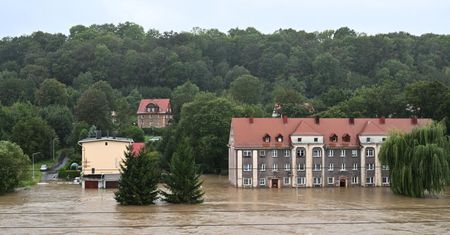 POWÓDŹ: Kłodzko pod wodą, mostu w Głuchołazach już nie ma