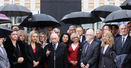 Kaczyński: ataki na obchody smoleńskie to “putinada”