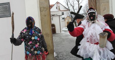 Wielkanocne zwyczaje: Emaus i Siuda Baba