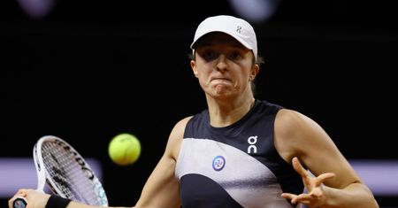 Turniej WTA w Stuttgarcie – Świątek w finale po kreczu Jabeur