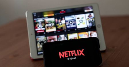 Netflix ogłosił nowości na maj. Wśród nich serial ze Schwarzeneggerem, prequel „Bridgertonów” i dwa polskie filmy