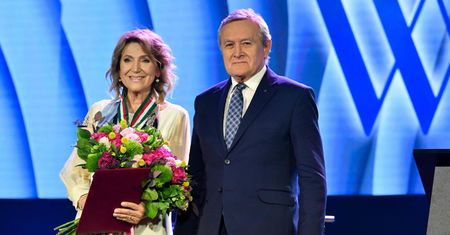 Halina Frąckowiak ze złotym medalem “Zasłużony Kulturze Gloria Artis”