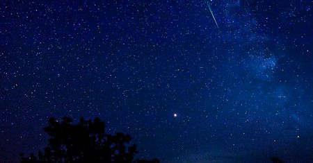 Ekspert: będą dobre warunki do obserwacji roju Perseidów