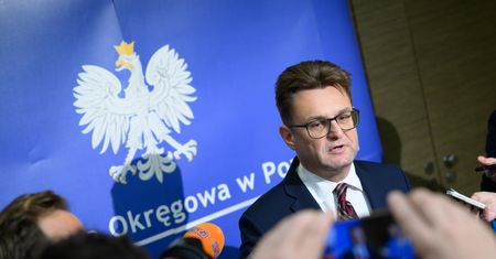 Zarzut zabójstwa dla 71-latka, który śmiertelnie ranił nożem pięciolatka