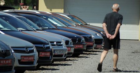 Popyt na używane samochody przyspiesza. Na rynku dwukrotnie wzrosła liczba ofert elektryków