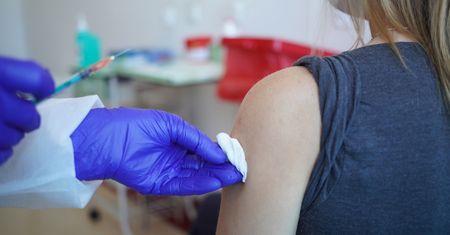 Dziś ruszają zapisy na szczepienia przeciwko COVID-19 dla dzieci z grupy 5-11 lat