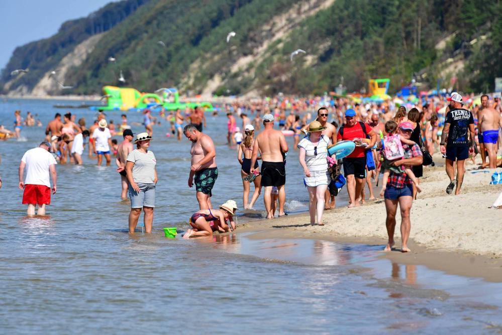 Jedna trzecia Polaków z powodu pandemii koronawirusa zmieniła swoje plany urlopowe