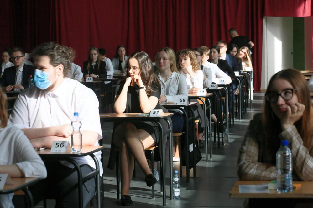 Na maturze egzaminy z języka polskiego i języka francuskiego na poziomie rozszerzonym