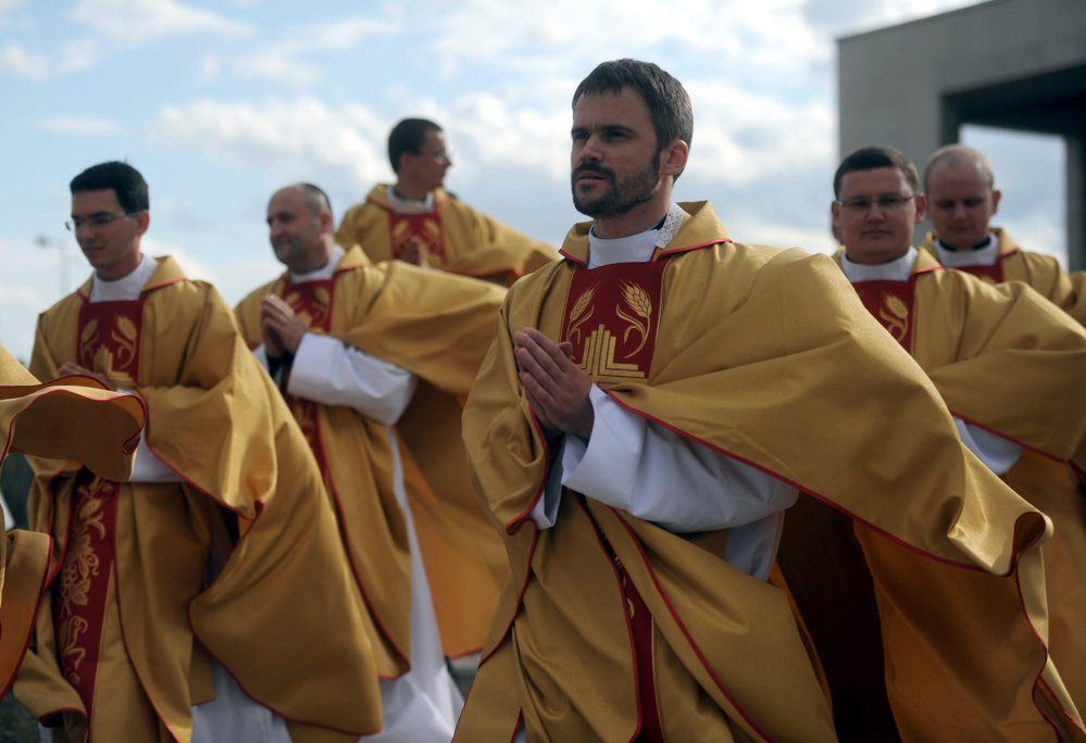Coraz mniej powołań w kościele katolickim