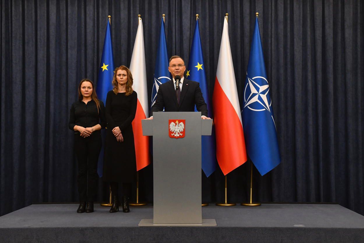 Prezydent wydał postanowienie o zastosowaniu prawa łaski wobec Mariusza Kamińskiego i Macieja Wąsika