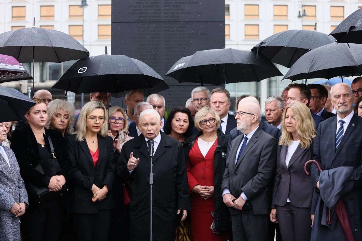 Kaczyński: ataki na obchody smoleńskie to “putinada”