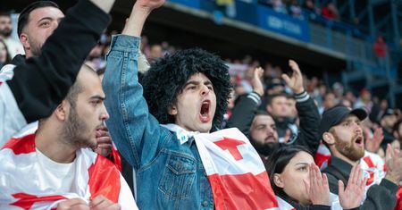 Liga Narodów: Tak Ukraińcy i Gruzini dopingowali swoje drużyny w Poznaniu. Przyjazna atmosfera, choć przez chwilę nastała ciemność